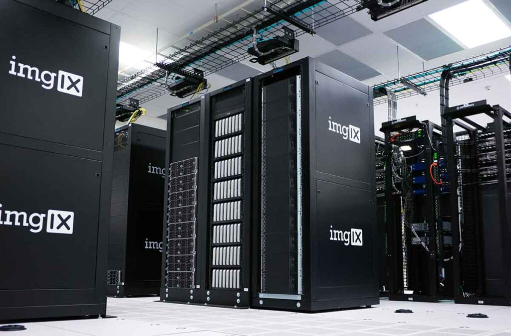 Data center yang menyimpan ratusan data