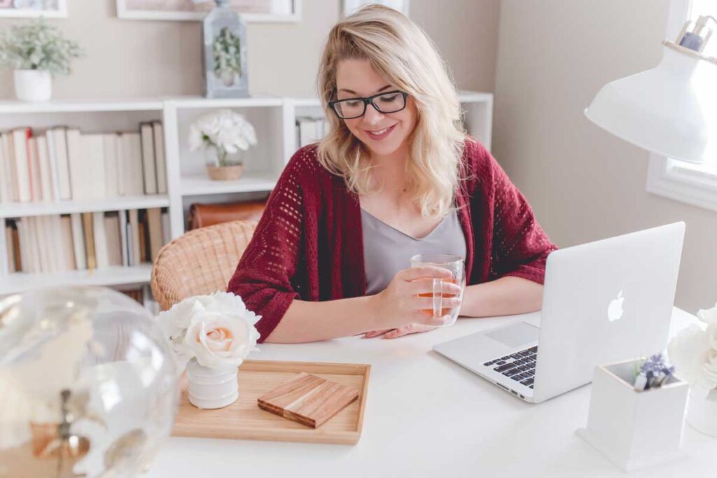Freelance: Pengertian, Skill, Kelebihan, dan Kekurangan freelance adalah
