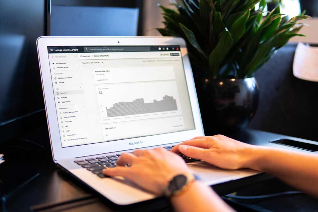 SEO: Pengertian, Jenis, Cara Kerja, Strategi, dan Manfaat seo adalah