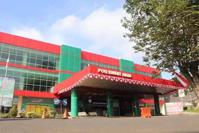 Pemanfaatan Sistem Informasi Manajemen Rumah Sakit Berbasis Web RSUD Banyumas adalah salah satu yang telah menerapkan sistem informasi manajemen rumah sakit