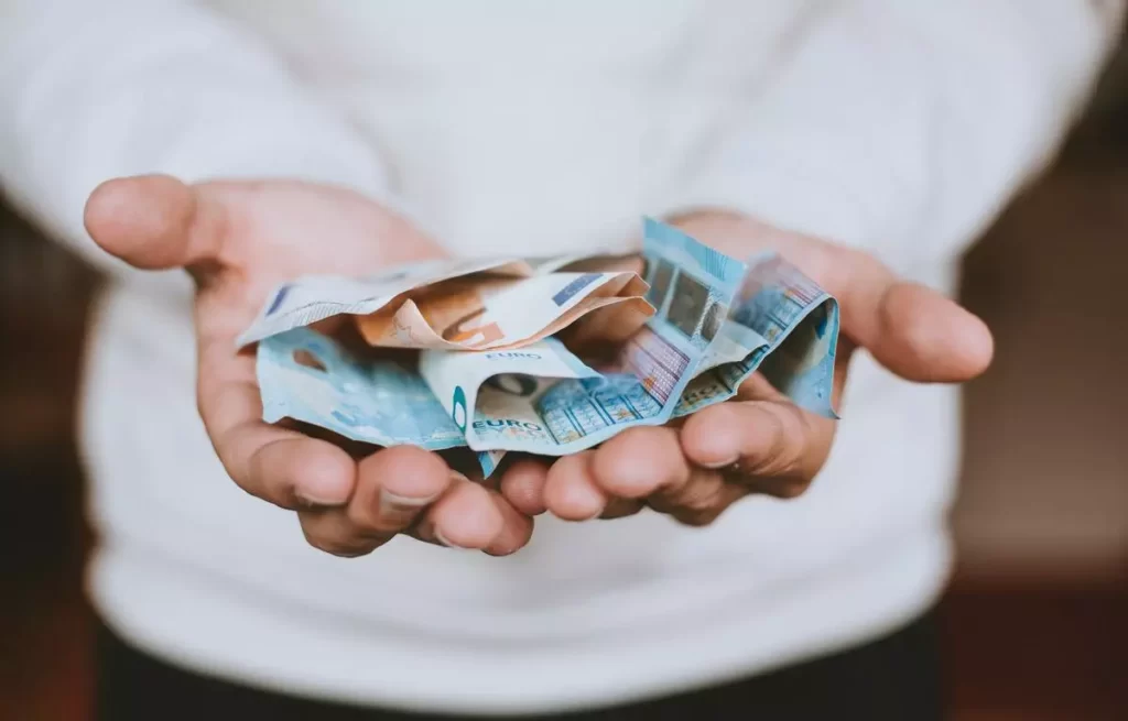 Apa Itu Insentif? Pengertian, Jenis, dan Manfaat Pemberiannya! bonus