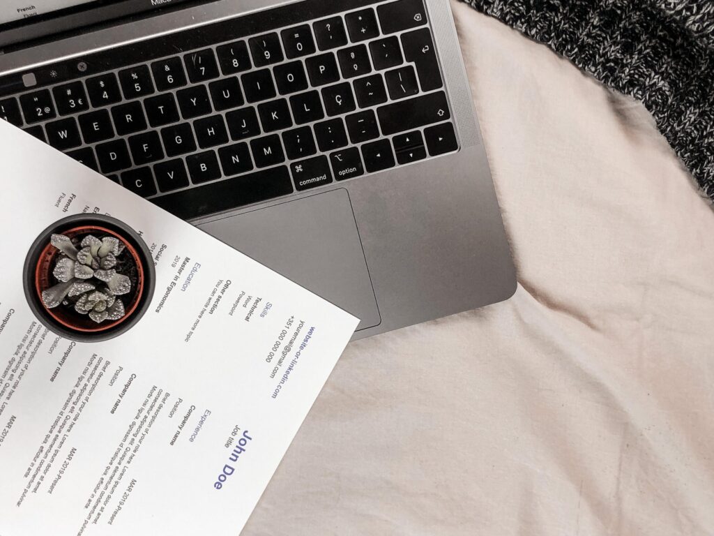 Cara Buat CV Berkilau agar Menarik di Mata HRD cv