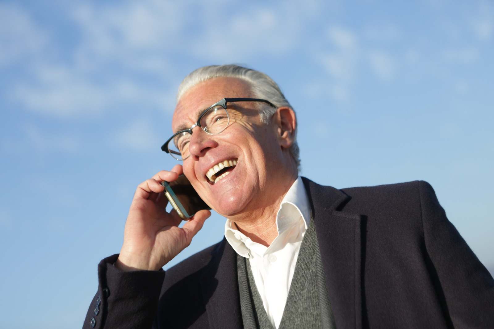 Telemarketing adalah: Pengertian, Tugas, dan 8 Tipsnya! Pada telemarketing jenis ini, customer akan menghubungi telemarketer jika tertarik dengan produk