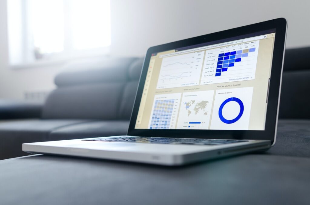 Ilustrasi System Analyst