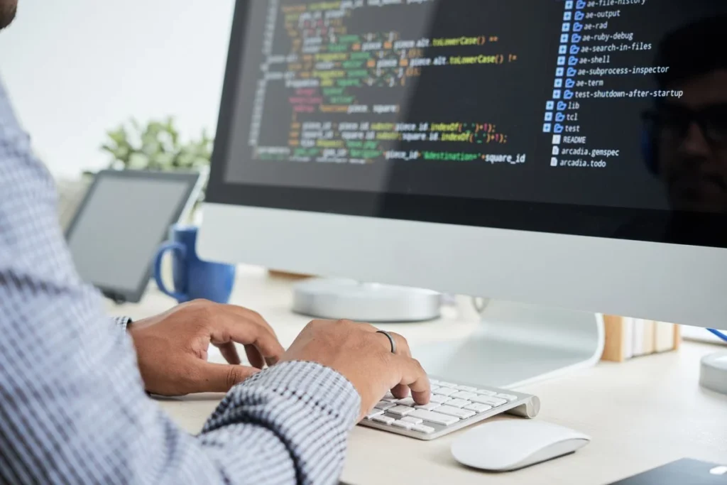 Incremental Model: Pengertian, Tahapan, Kelebihan, & Tipenya ilustrasi coding
