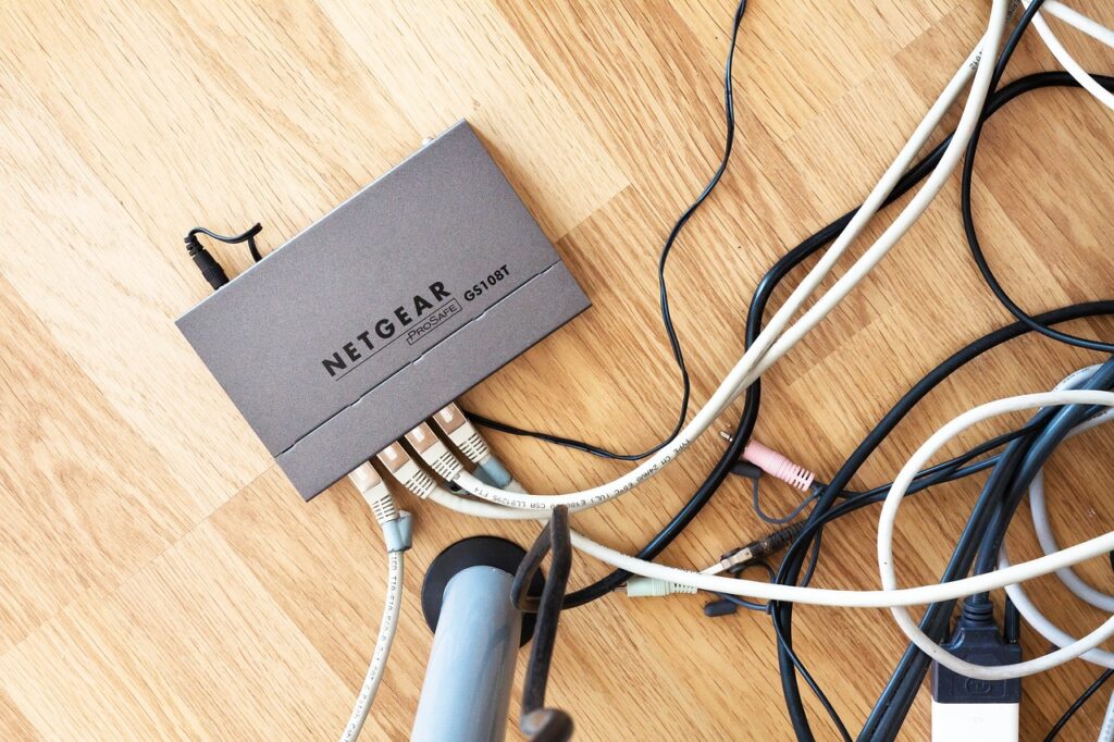 Router: Pengertian, Fungsi, Jenis, Cara Kerja, & Konfigurasi Router adalah