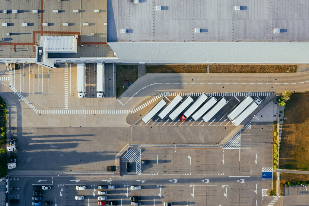 Fleet Management untuk Logistik: Kunci Ketepatan Pengiriman & Tracking Barang Fleet Management untuk Logistik