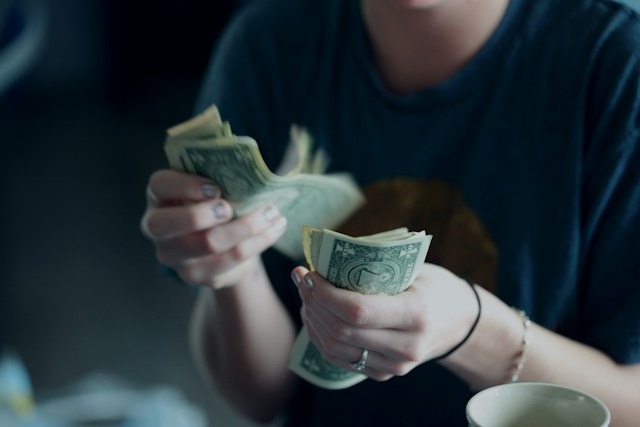 Perbedaan Cash Flow dan Profit: Cara Menjaga Kesehatan Keuangan Bisnis Cash Flow dan Profit